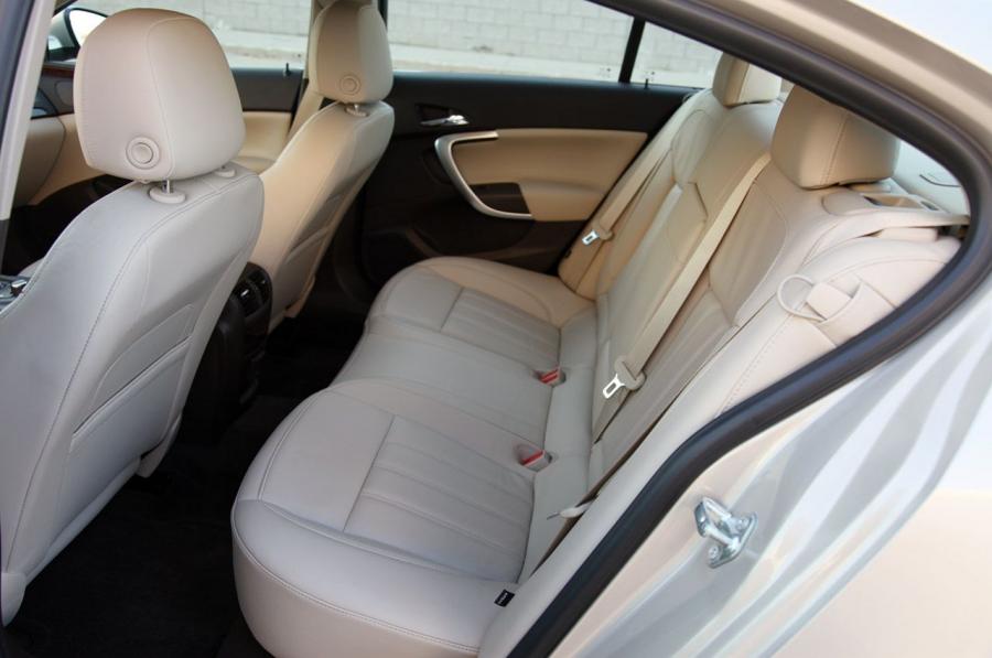  Buick Regal eAssist 2012 года  (фото 9 из 48)
